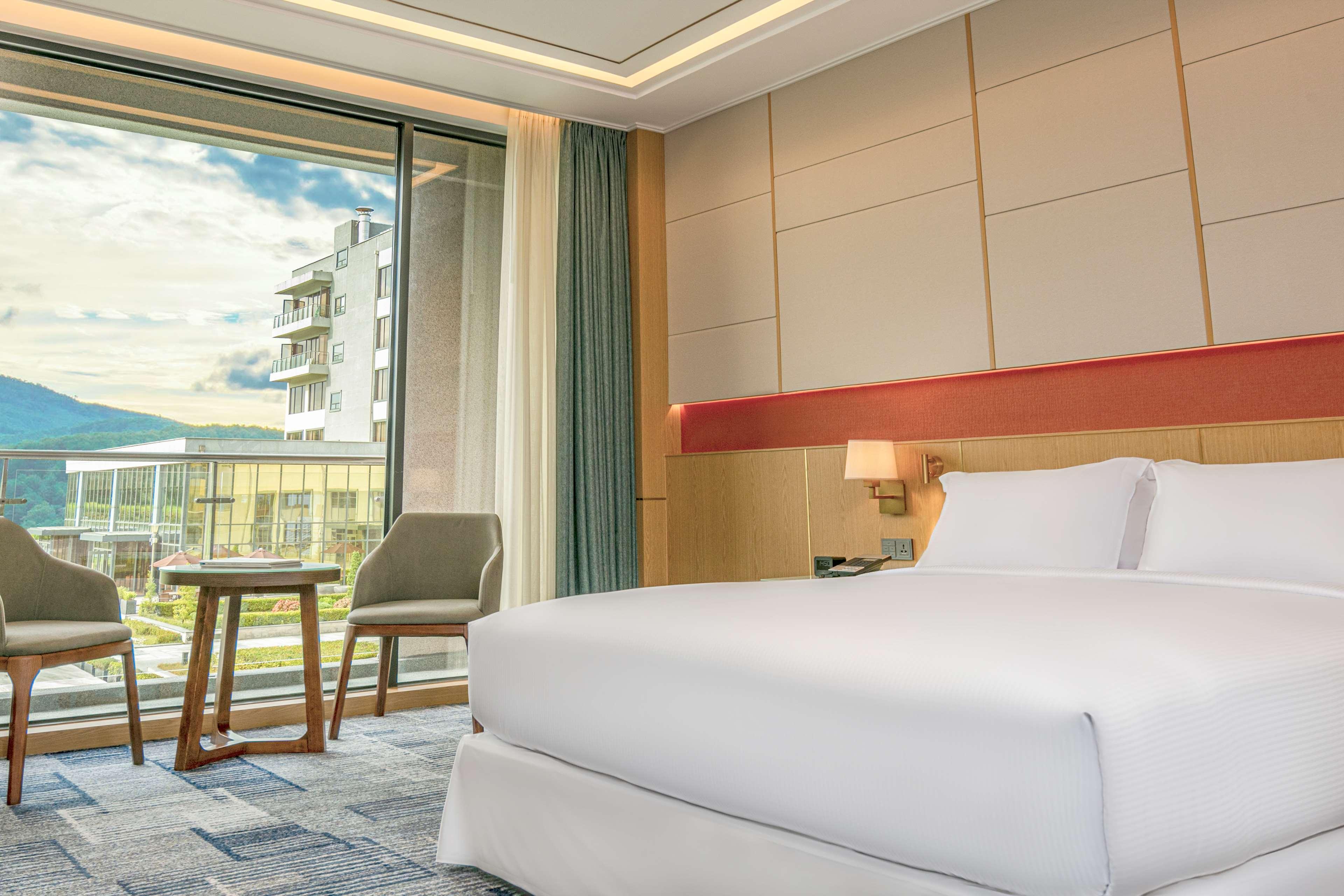 Hilton Clark Sun Valley Resort Clark Field Εξωτερικό φωτογραφία