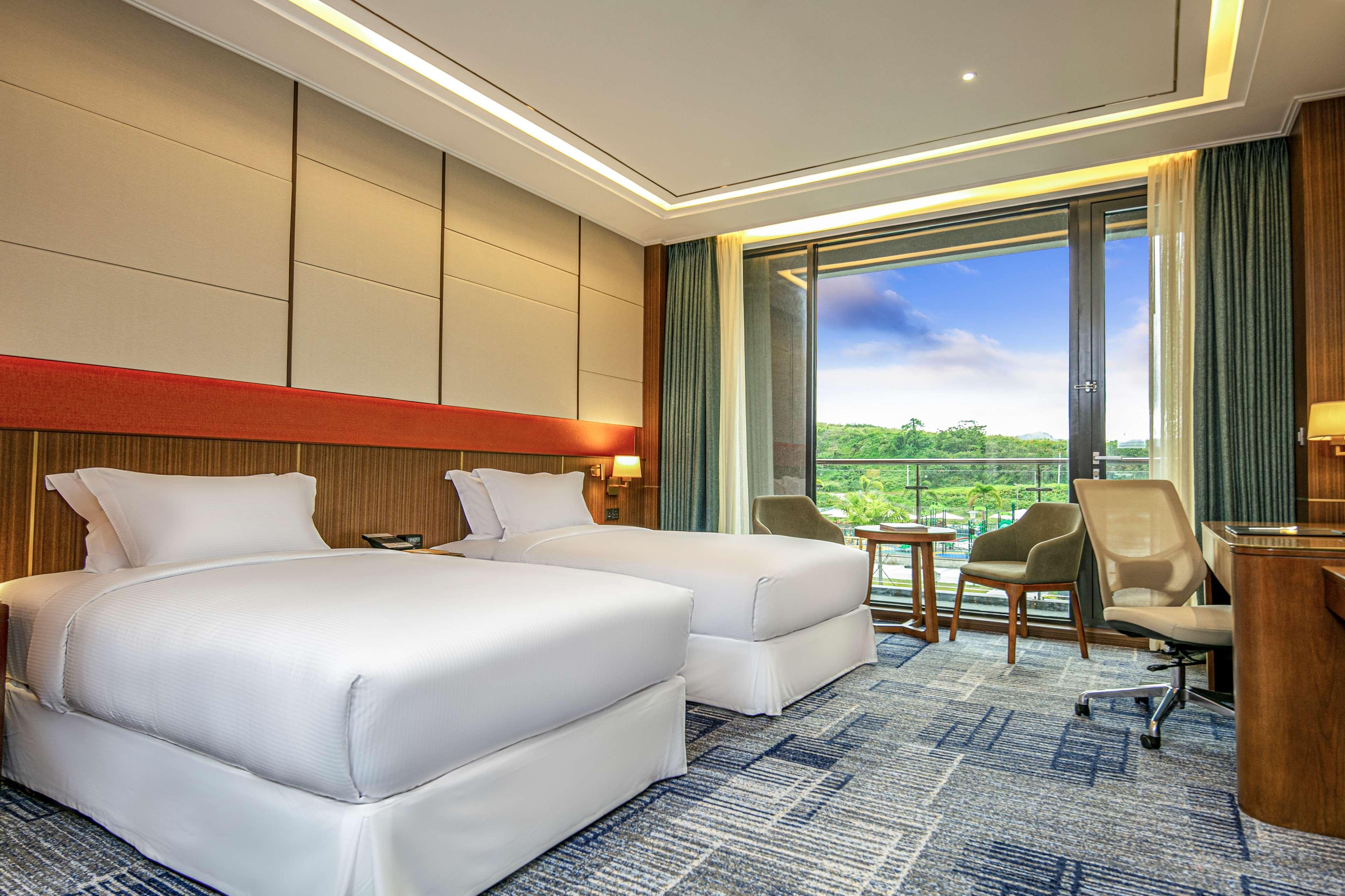 Hilton Clark Sun Valley Resort Clark Field Εξωτερικό φωτογραφία