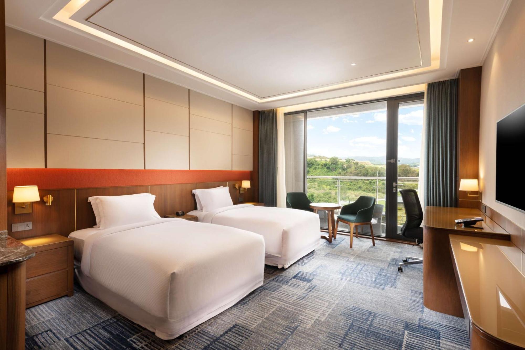 Hilton Clark Sun Valley Resort Clark Field Εξωτερικό φωτογραφία